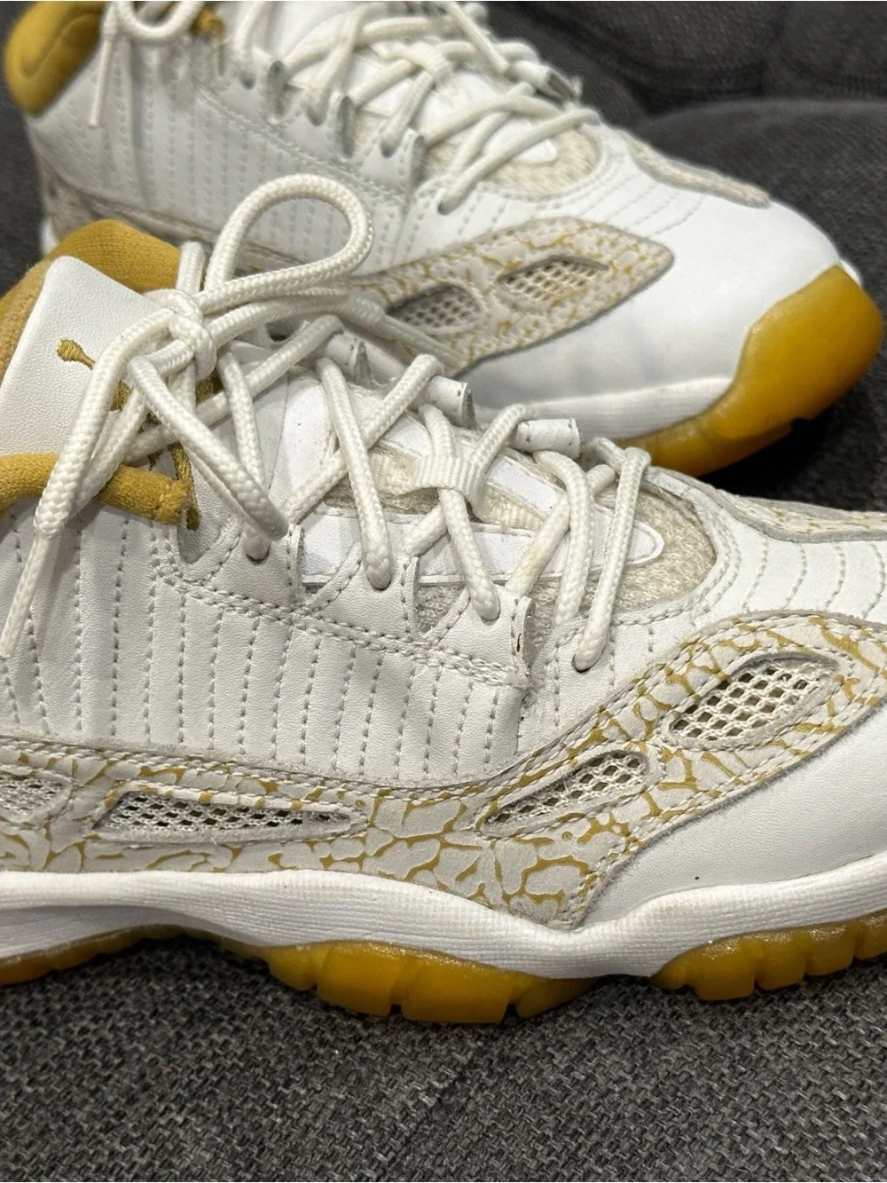 Jordan Retro Classic Boys Size 5  White and Yellow Low-Top Sneakers